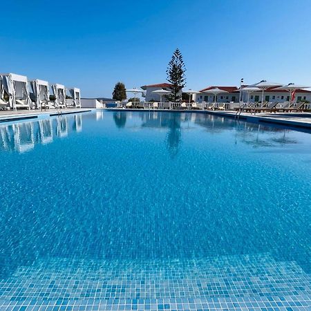 Sirenes Beach Resort Samos Town Bagian luar foto