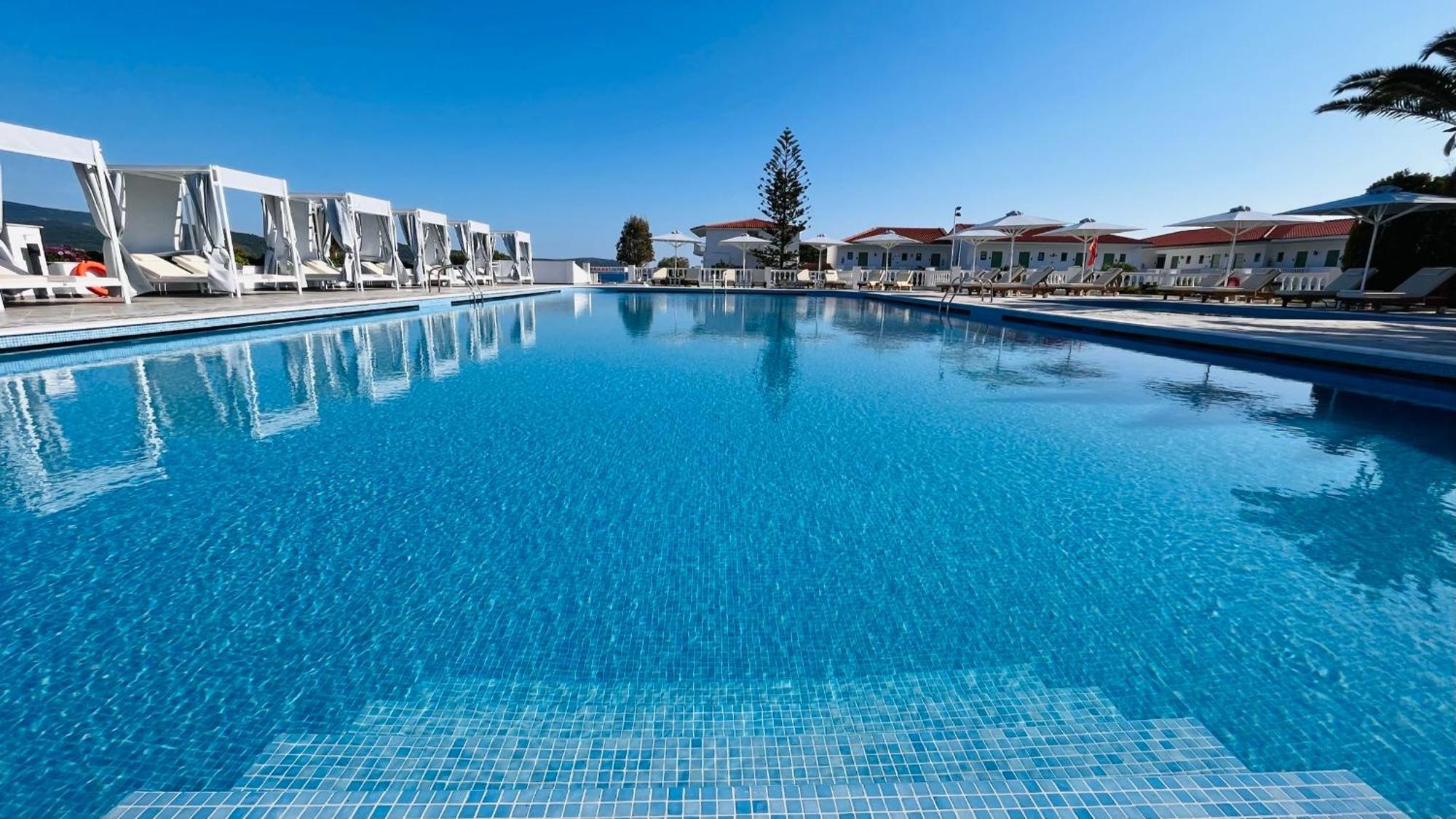 Sirenes Beach Resort Samos Town Bagian luar foto
